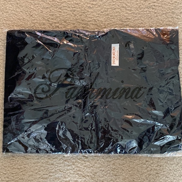 Pashmina Scarf Shawl Cape Wine Color EUC - Picture 5 of 5